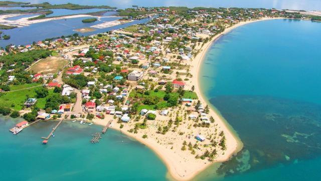 The Sea Glass Inn Placencia Buitenkant foto